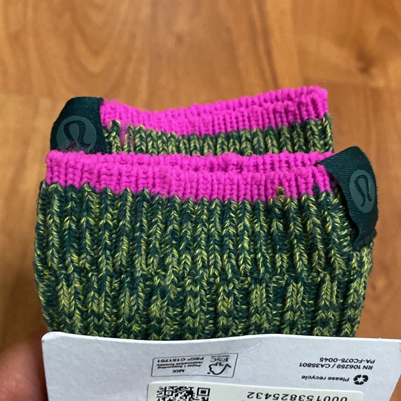 ❤️ Lululemon Essentials Ragg Socks Size Medium NWT - Picture 5 of 9